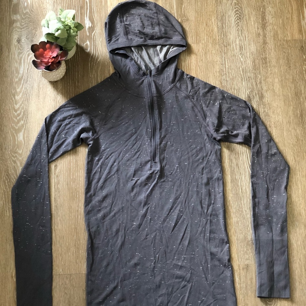 Lululemon Athletica- HALF ZIP PULLOVER RUN